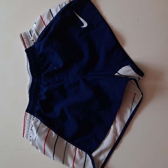 Nike Dri Fit medium striped athletic shorts - Picture 1 of 11